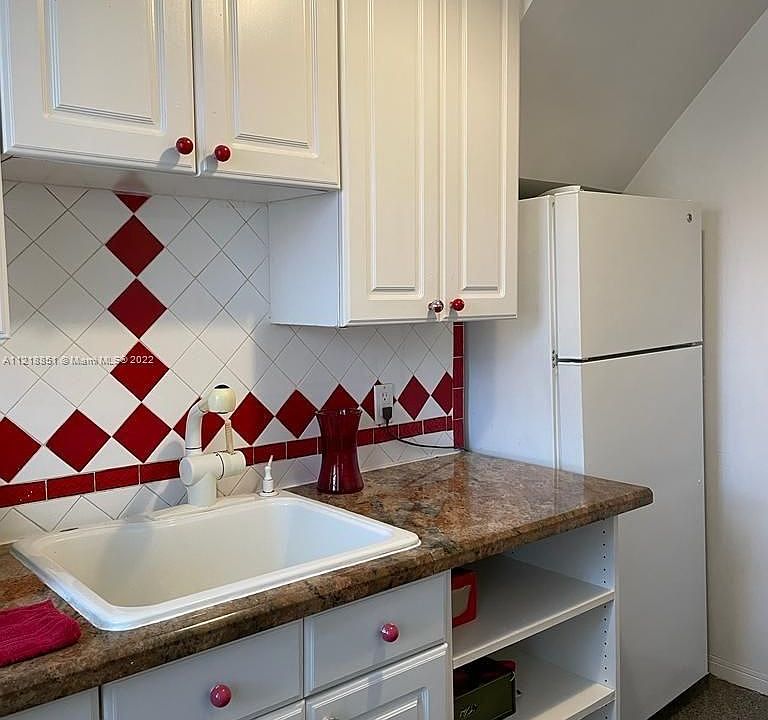 1st image of 4740 Pine Tree Dr APT 27