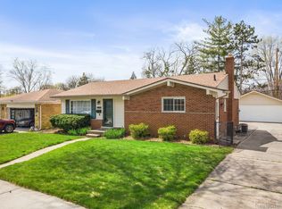15205 Houghton St, Livonia, MI 48154