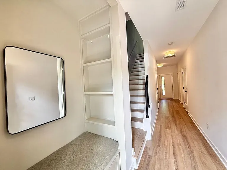 1029 Gregg St — Photo 2