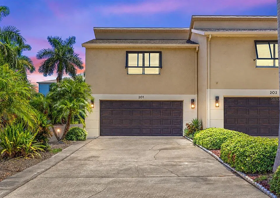 487 Pinellas Bayway S #201