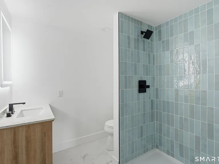 765 Norwich Ave — Photo 20