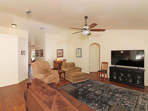 3rd image of 183 Sun Hawk Dr