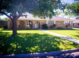 1214 Aspen Rd, Gainesville, TX 76240