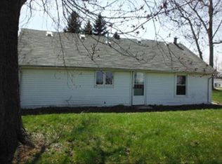 1160 Lotus Dr, Erie, MI 48133