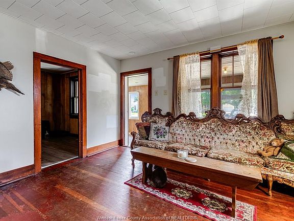 3rd image of 114 Aberdeen St