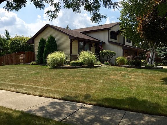 2nd image of 1005 Wexford Dr