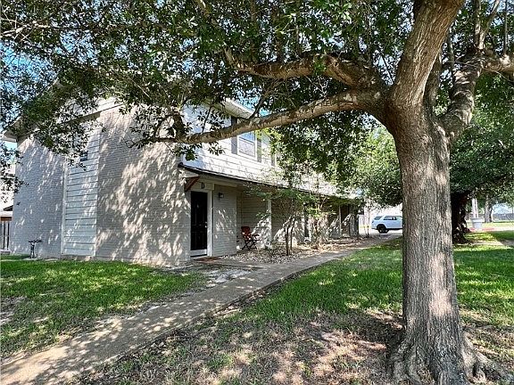 3rd image of 1405 Airline Dr APT C