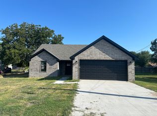 122 Redwood Dr, Bono, AR 72416