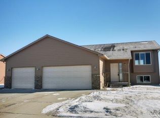 3804 N Gemini Dr, Sioux Falls, SD 57107