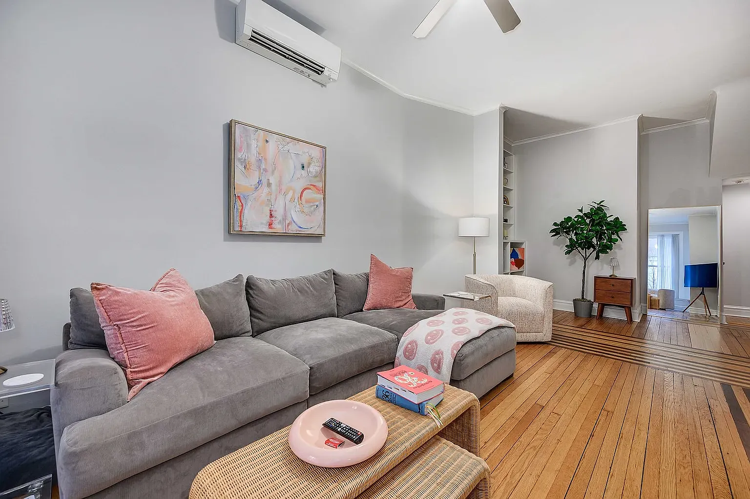 2 bed, 1500 sqft, $4,600 — Photo 2