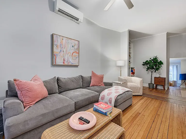 15 E Goethe St #1 — Photo 2