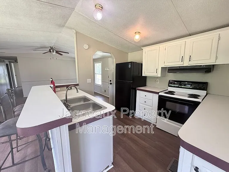 508 N Boone St — Photo 9