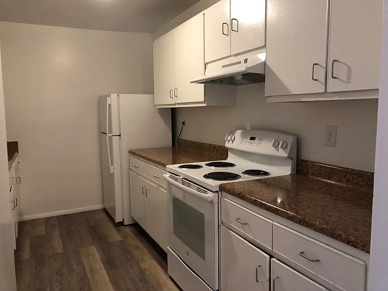 Gaslight Apartments — Photo 10