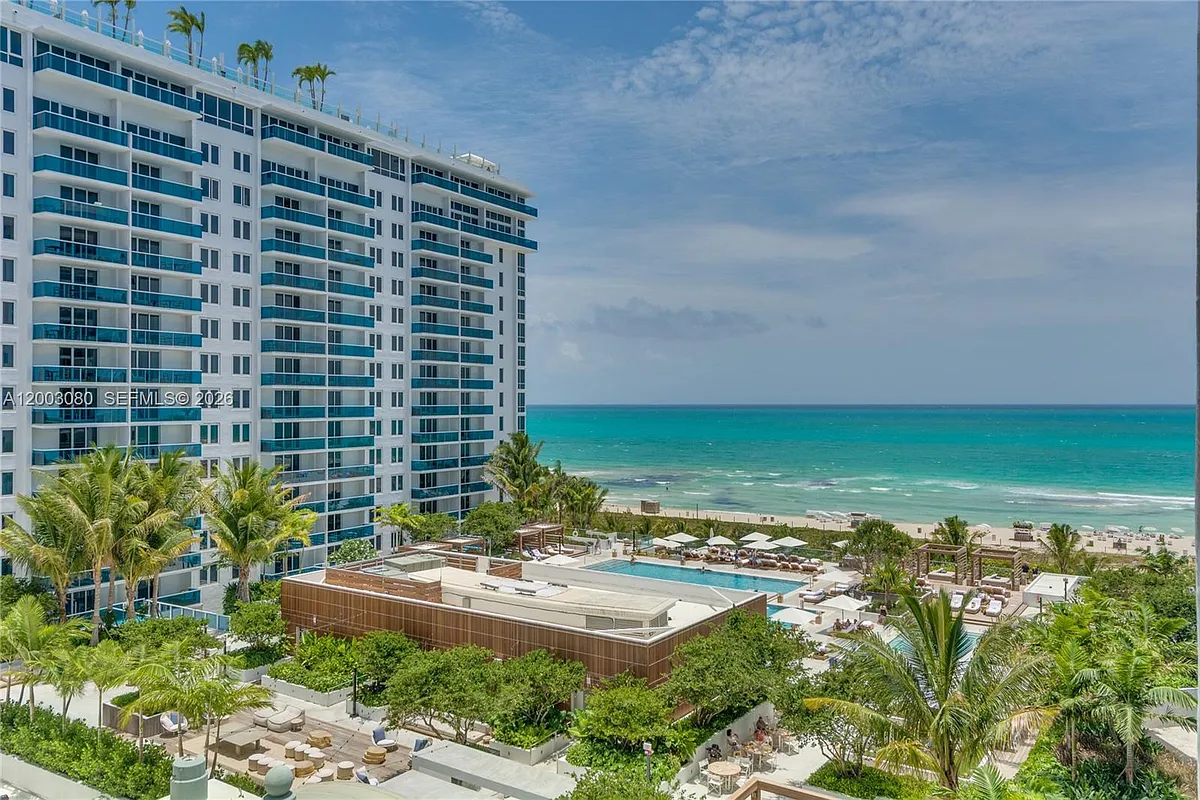 Building Photo - 2301 Collins Ave #1009
