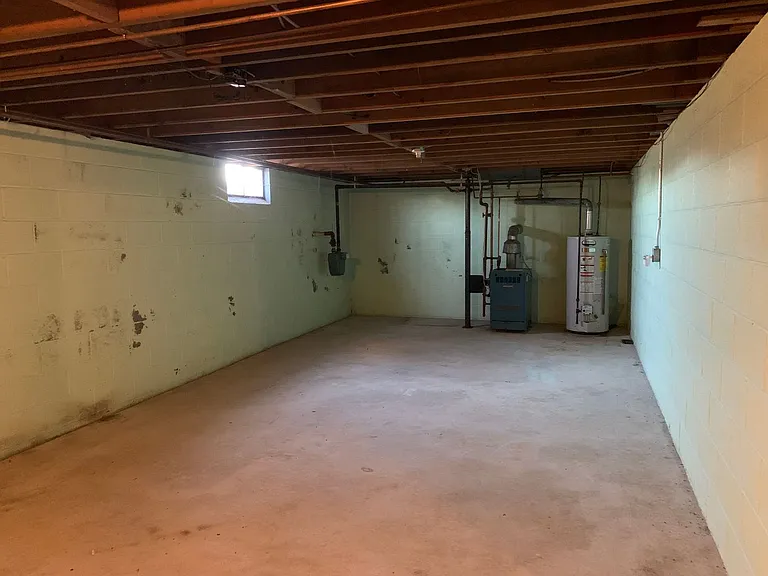 4136 Lincoln Way E — Photo 30