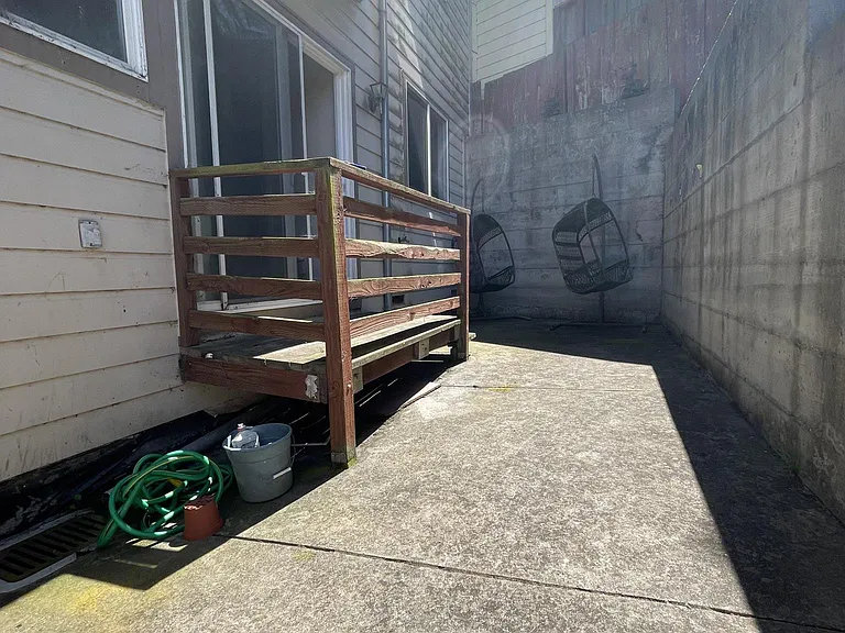 428 Wellington Ave — Photo 6