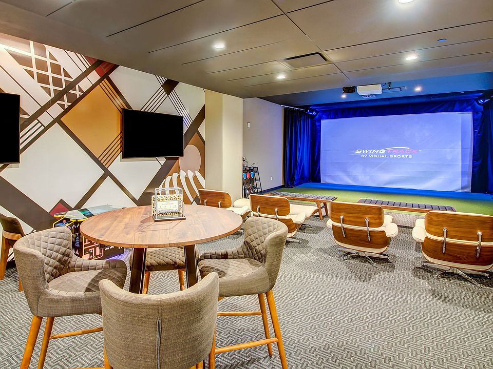 Digital Sports Lounge with golf, basketball and more!