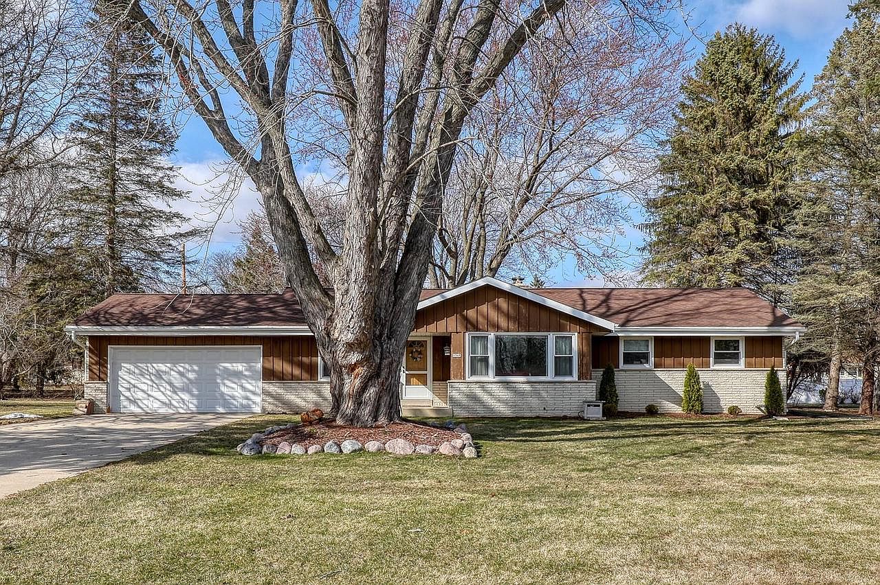 6548 West Cloverleaf LANE, Brown Deer, WI 53223 Zillow