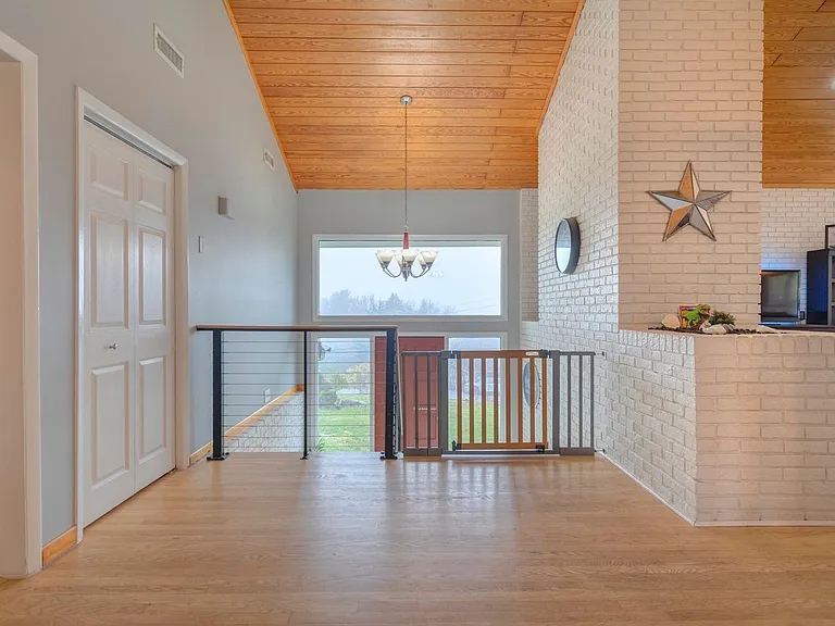 202 Fincastle Dr — Photo 13