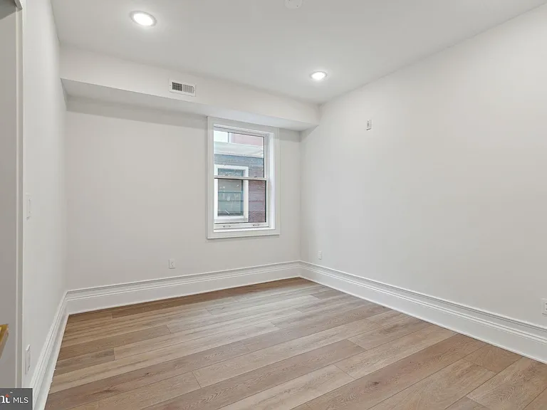 1822 Chestnut St #3R — Photo 9
