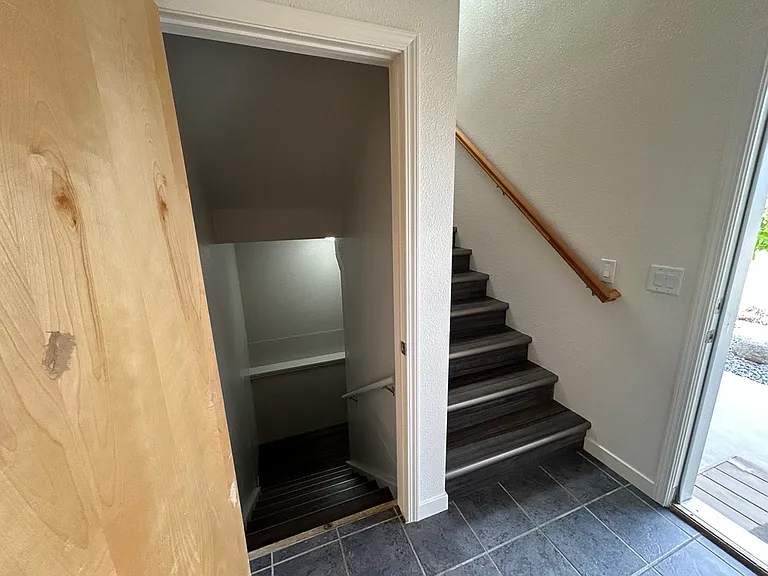 900 Avalon Ave — Photo 8