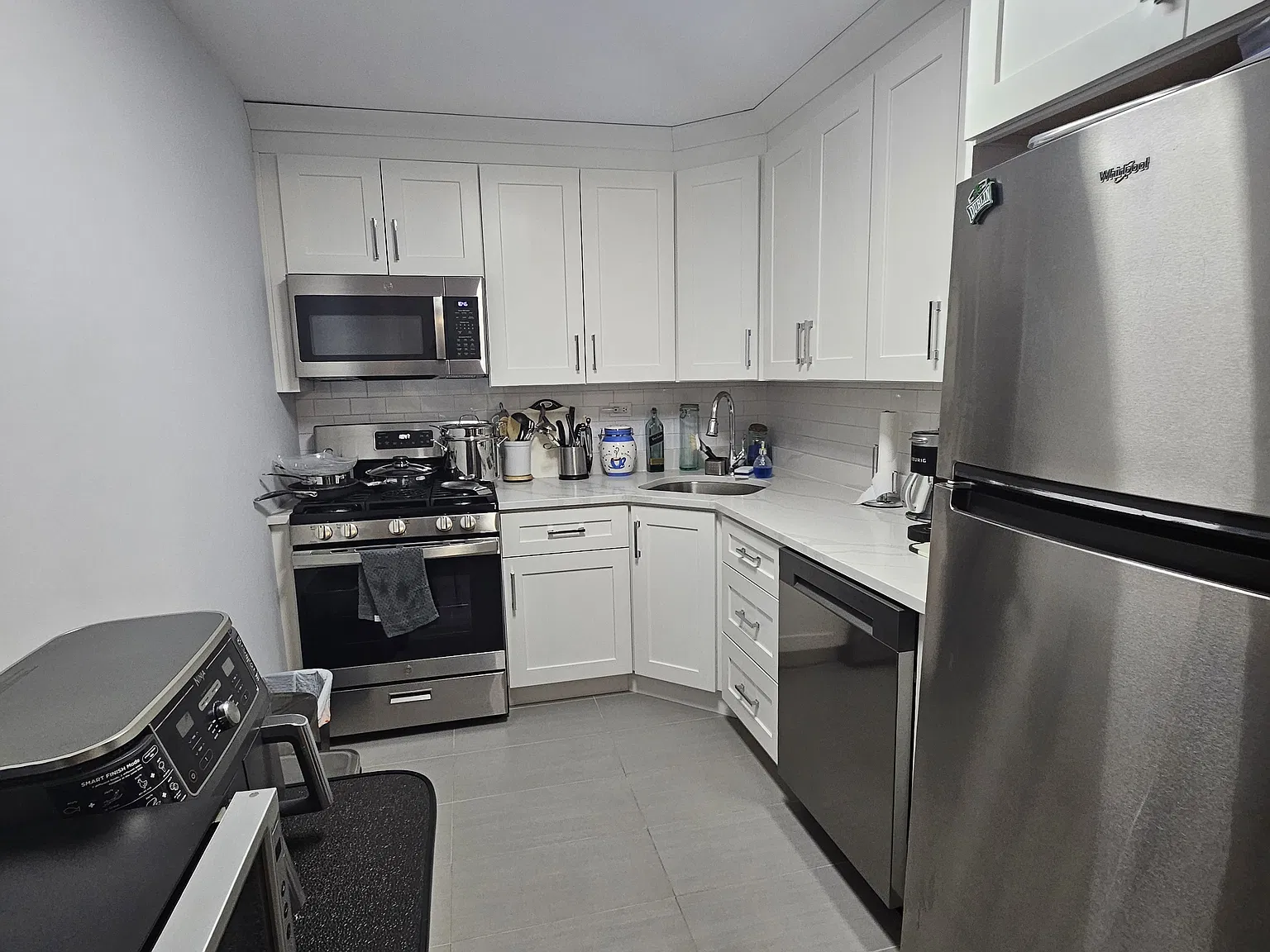 1 bed, 650 sqft, $3,000 — Photo 3