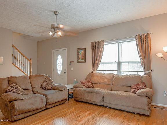 3rd image of 1644 Providence Blvd NW