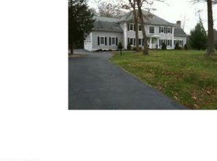 10 Fox Den Way, Woodbridge, CT 06525