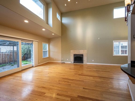 4th image of 1650 Longspur Ave