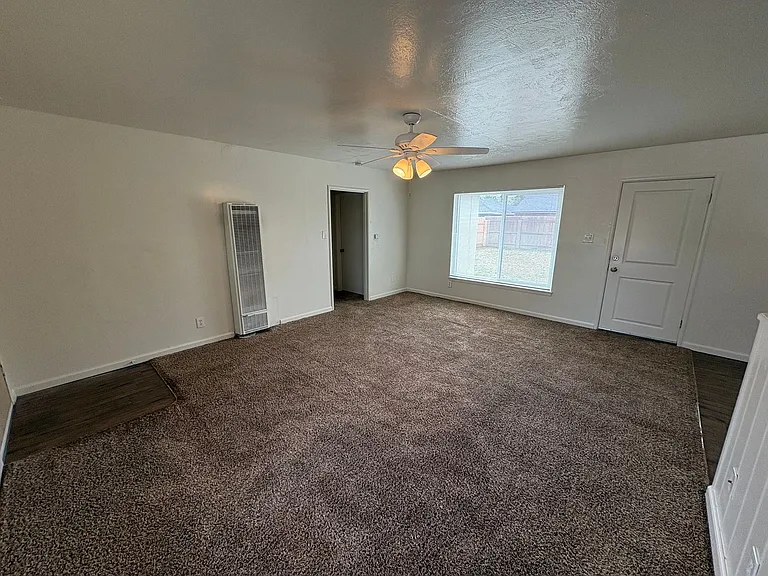 315 W Kaweah Ave — Photo 11