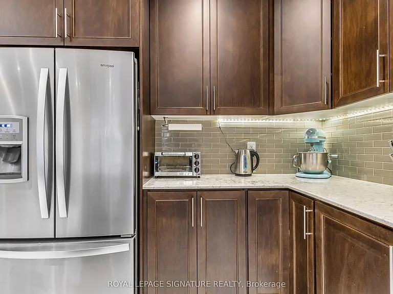 21 Fresnel Rd S — Photo 15