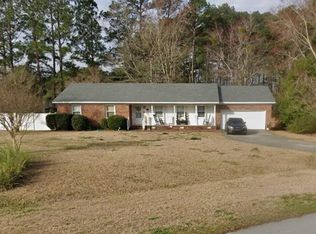 1105 Pine Valley Rd, Jacksonville, NC 28546