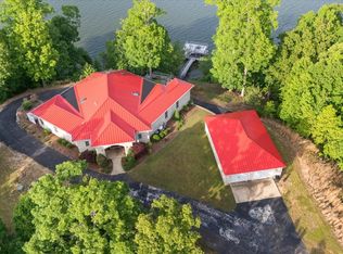 867 River Oaks Dr, Big Sandy, TN 38221