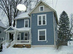 1st image of 906 Oak St