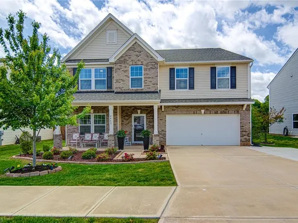 4442 Wedge Dr, Pfafftown, NC 27040