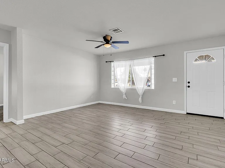 449 E Harmony Ave — Photo 4