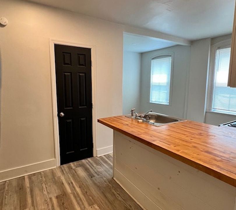 1st image of 559 Manor St #561
