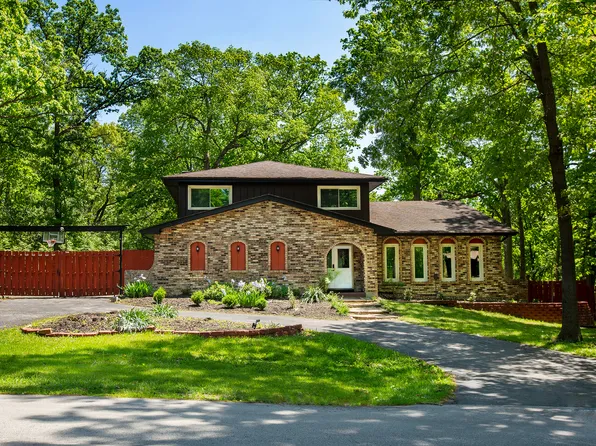 24307 S Plum Valley Dr, Crete, IL 60417