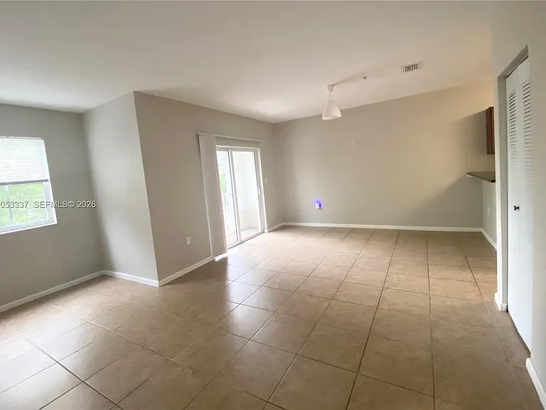 8960 NW 97th Ave #220 — Photo 4