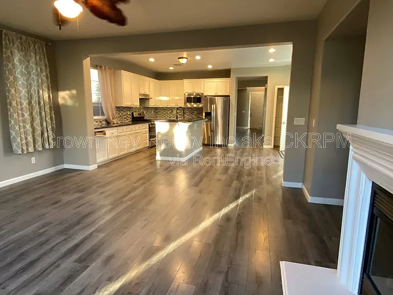 352 Goodall Dr — Photo 8