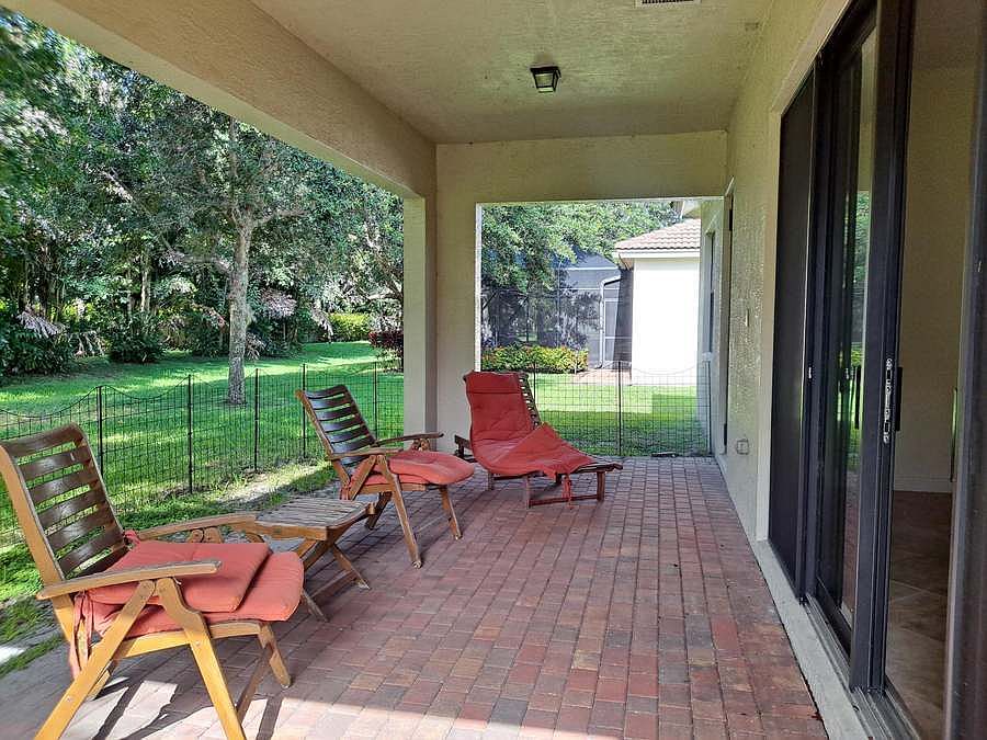 1st image of 9464 Isles Cay Dr