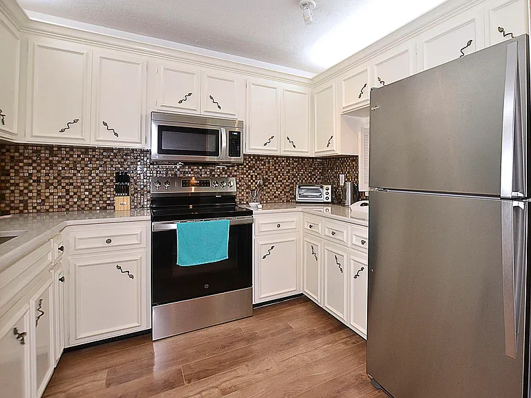 900 Jasmine Ln #9A — Photo 12
