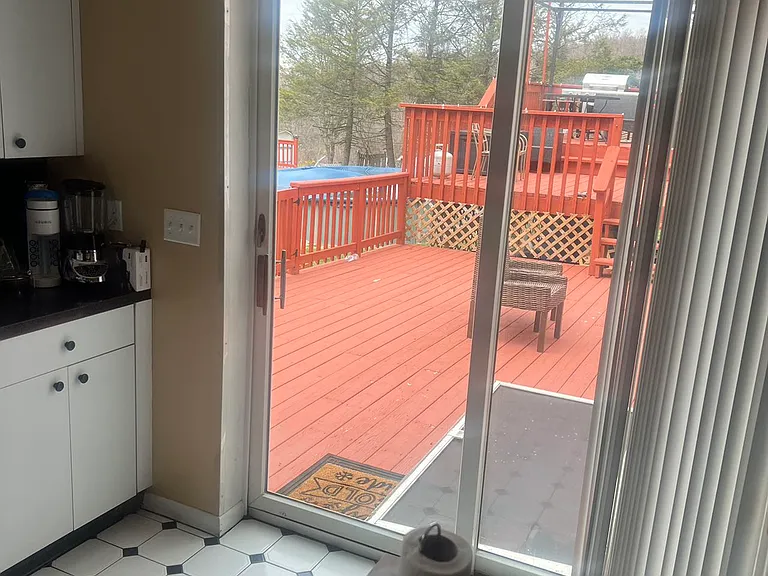 12 Kathy Ct — Photo 4