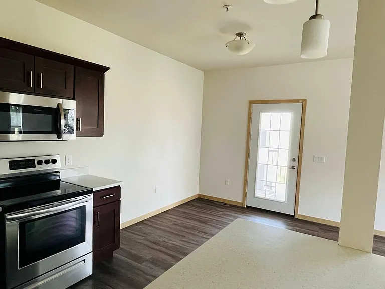 6048 Driscoll Dr — Photo 7