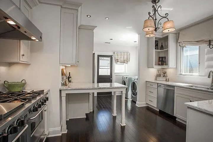 1098 Linden Ave — Photo 6