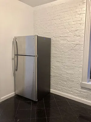 Rented by Mogul Real Estate Services | media 9