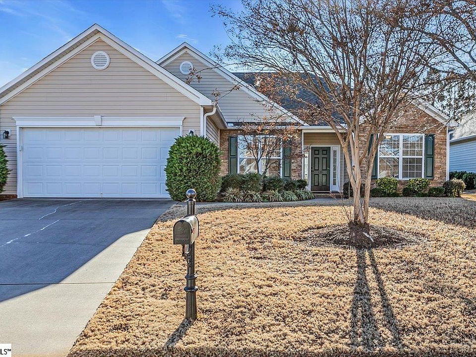 1st image of 117 Wild Thorn Ln