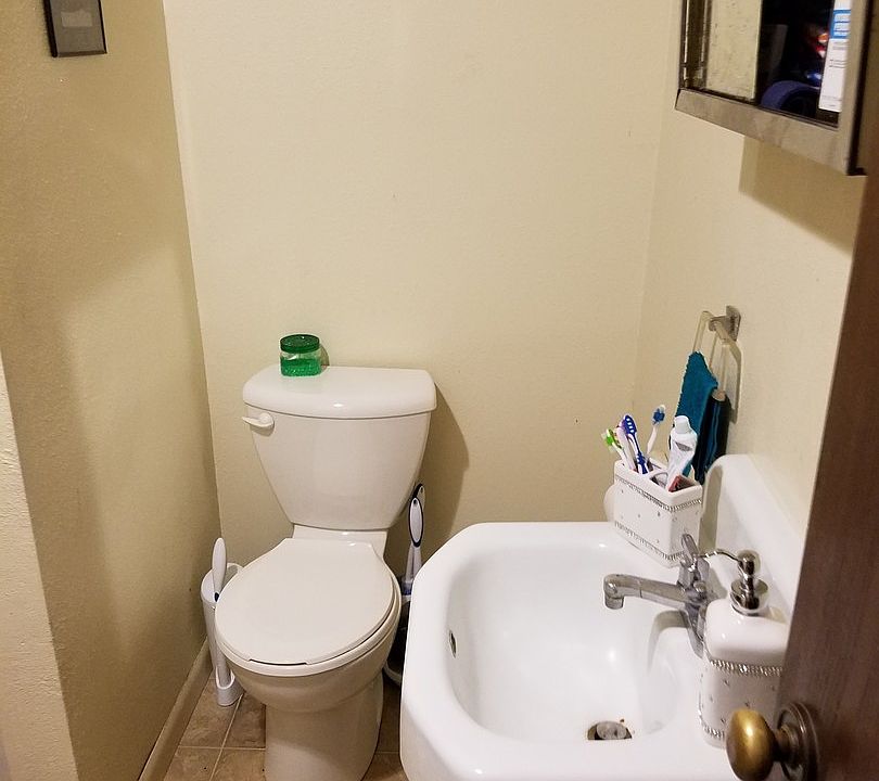 2nd image of 2217 Muscatine Ave APT 7