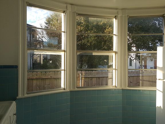 3rd image of 406 Virginia St