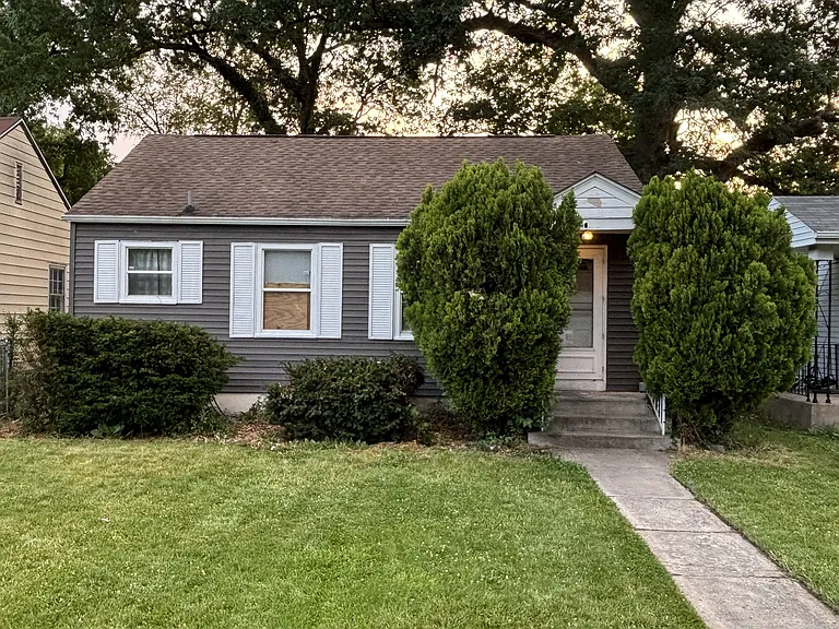 1419 Huey St — Photo 2